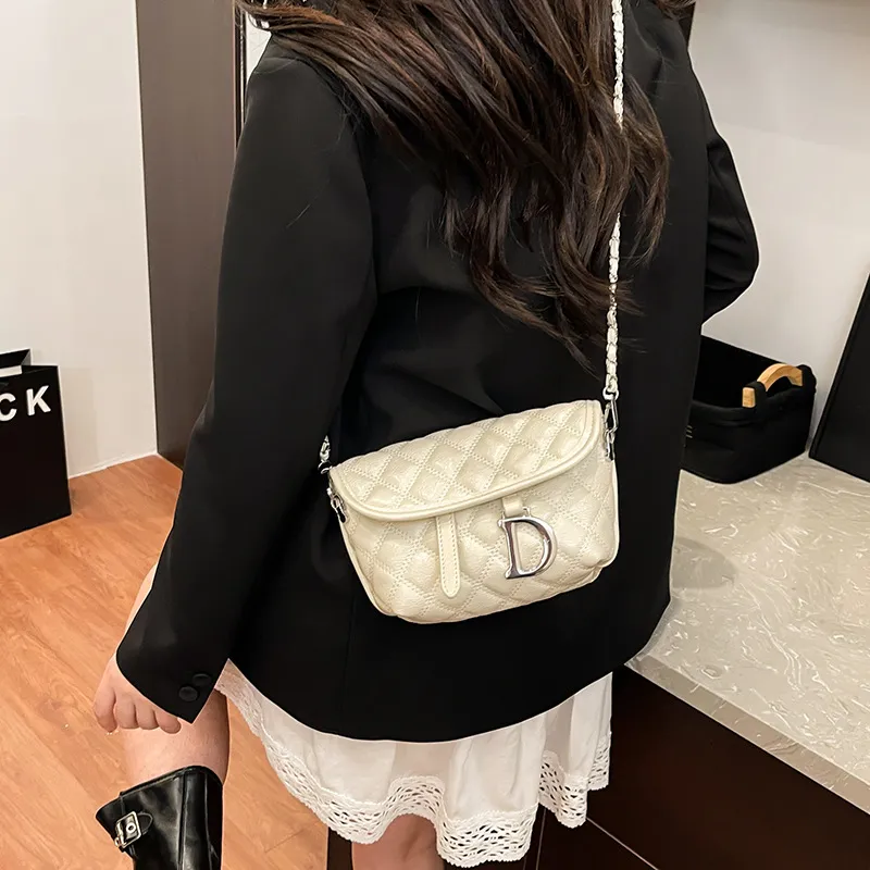 Free shipping designer 2025 Ne - Chain Crossbody Quilted recension och pris