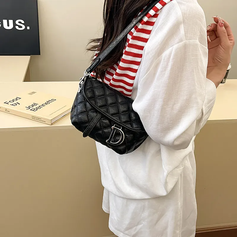 Free shipping designer 2025 Ne - Chain Crossbody Quilted recension och pris