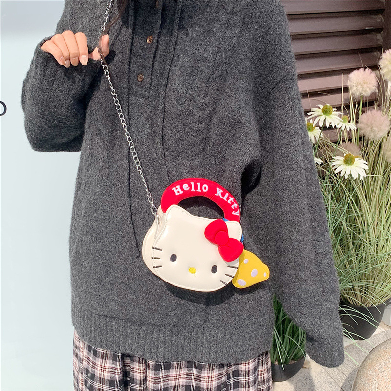 Sanrio Hello Kitty crossbody m - Luxury Bags Luggage recension och pris