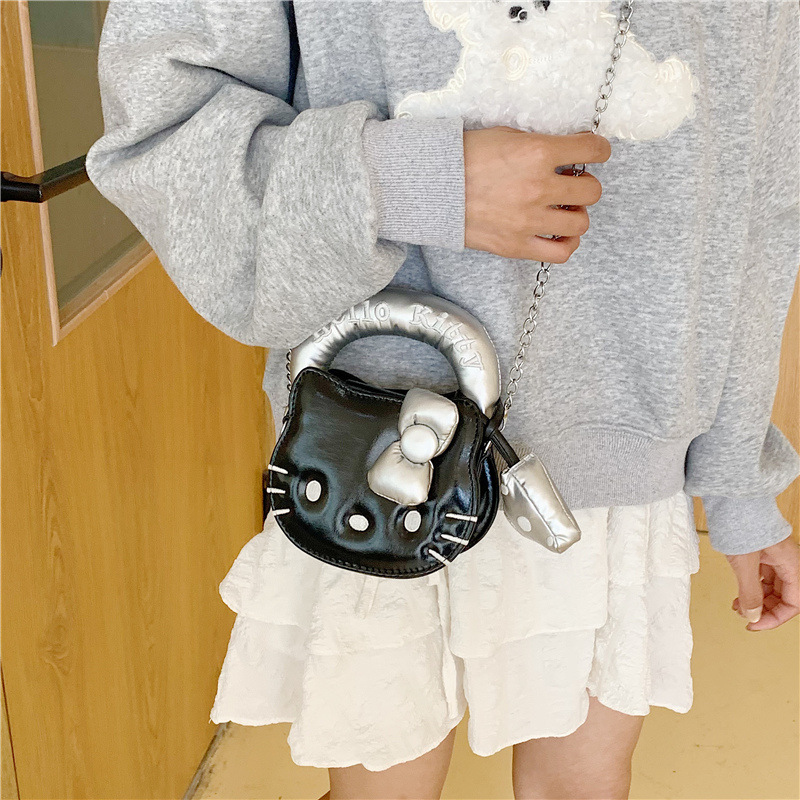 Sanrio Hello Kitty crossbody m - Luxury Bags Luggage recension och pris