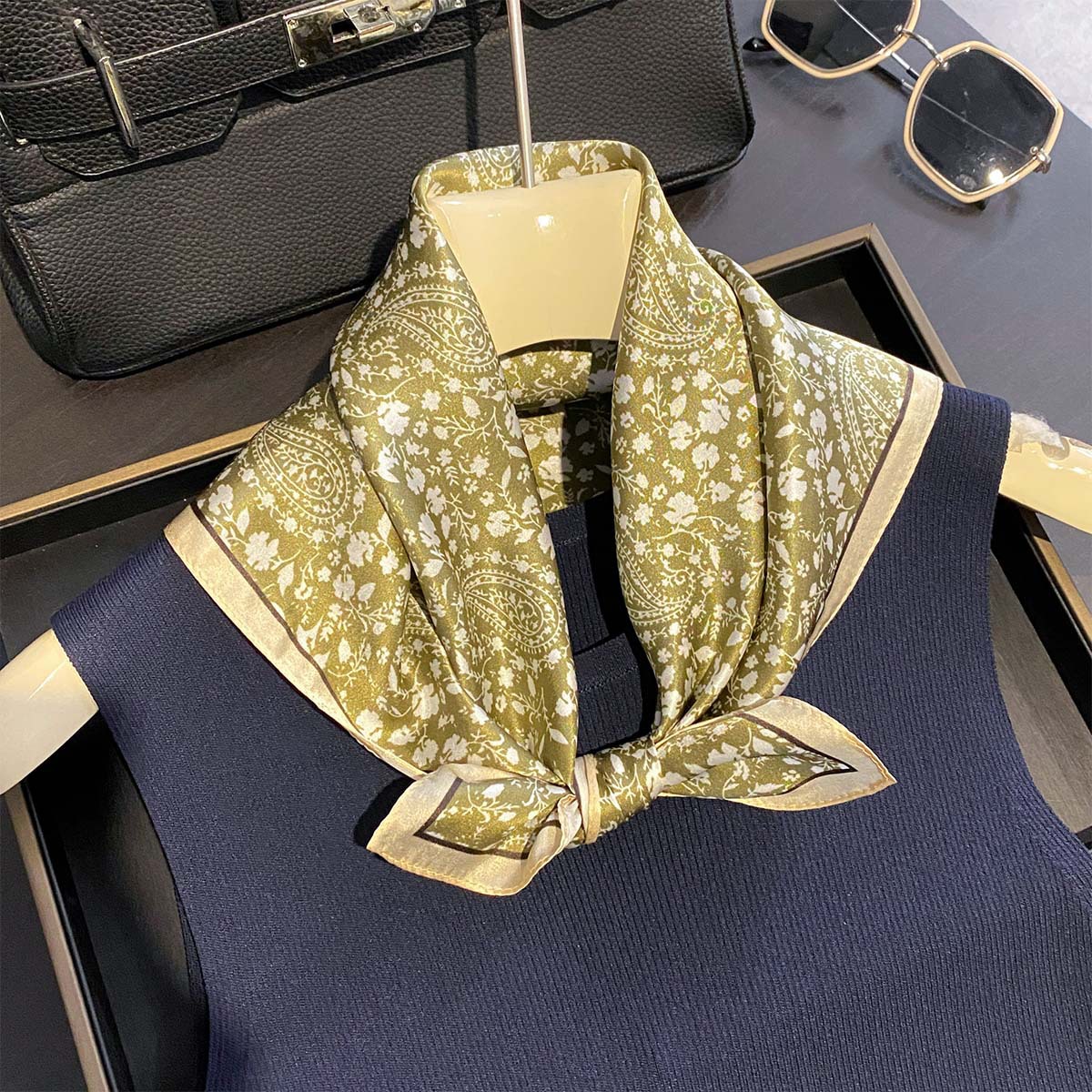 Luxury 100% Pure Silk Square S - Luxury Bags Supplier recension och pris