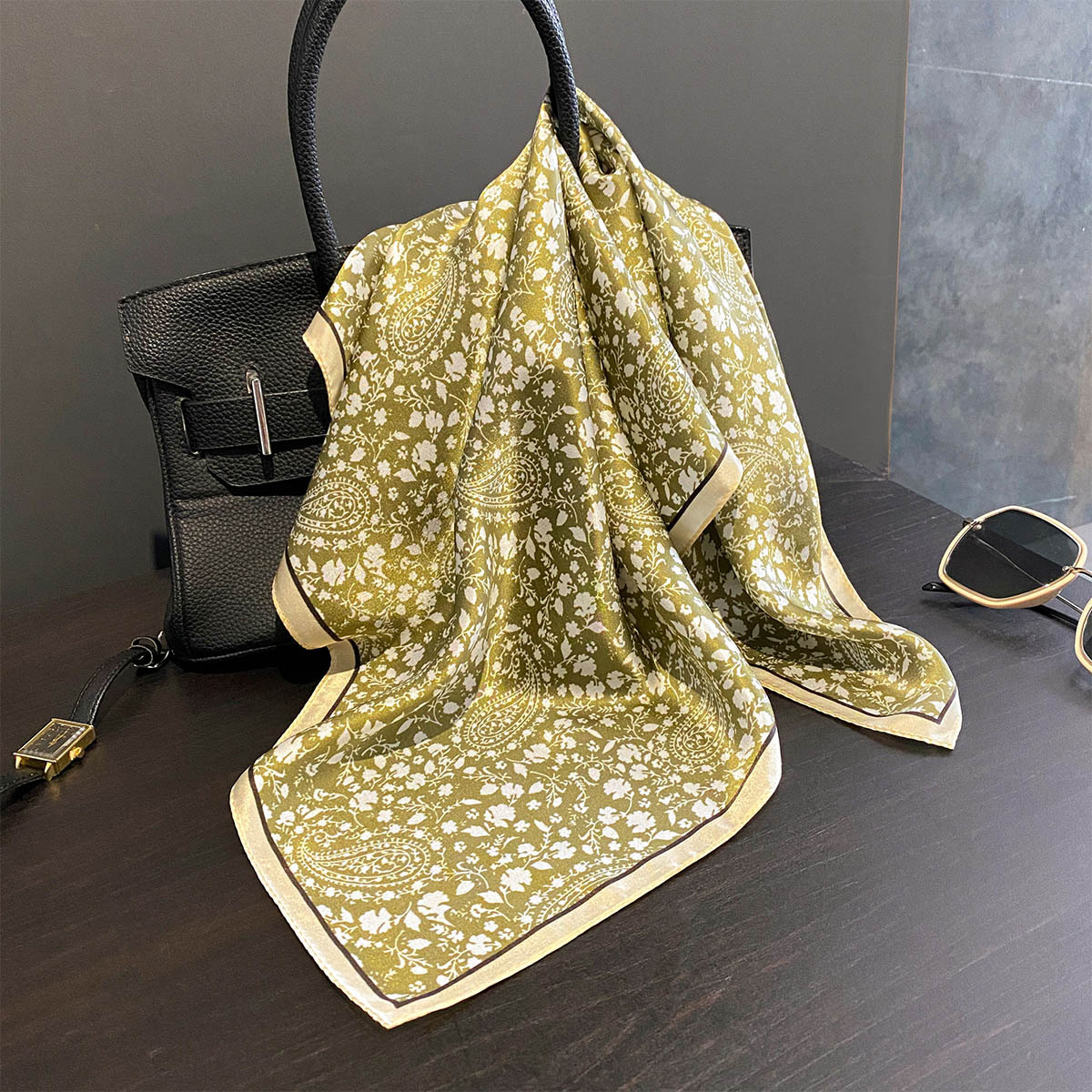 Luxury 100% Pure Silk Square S - Luxury Bags Supplier recension och pris