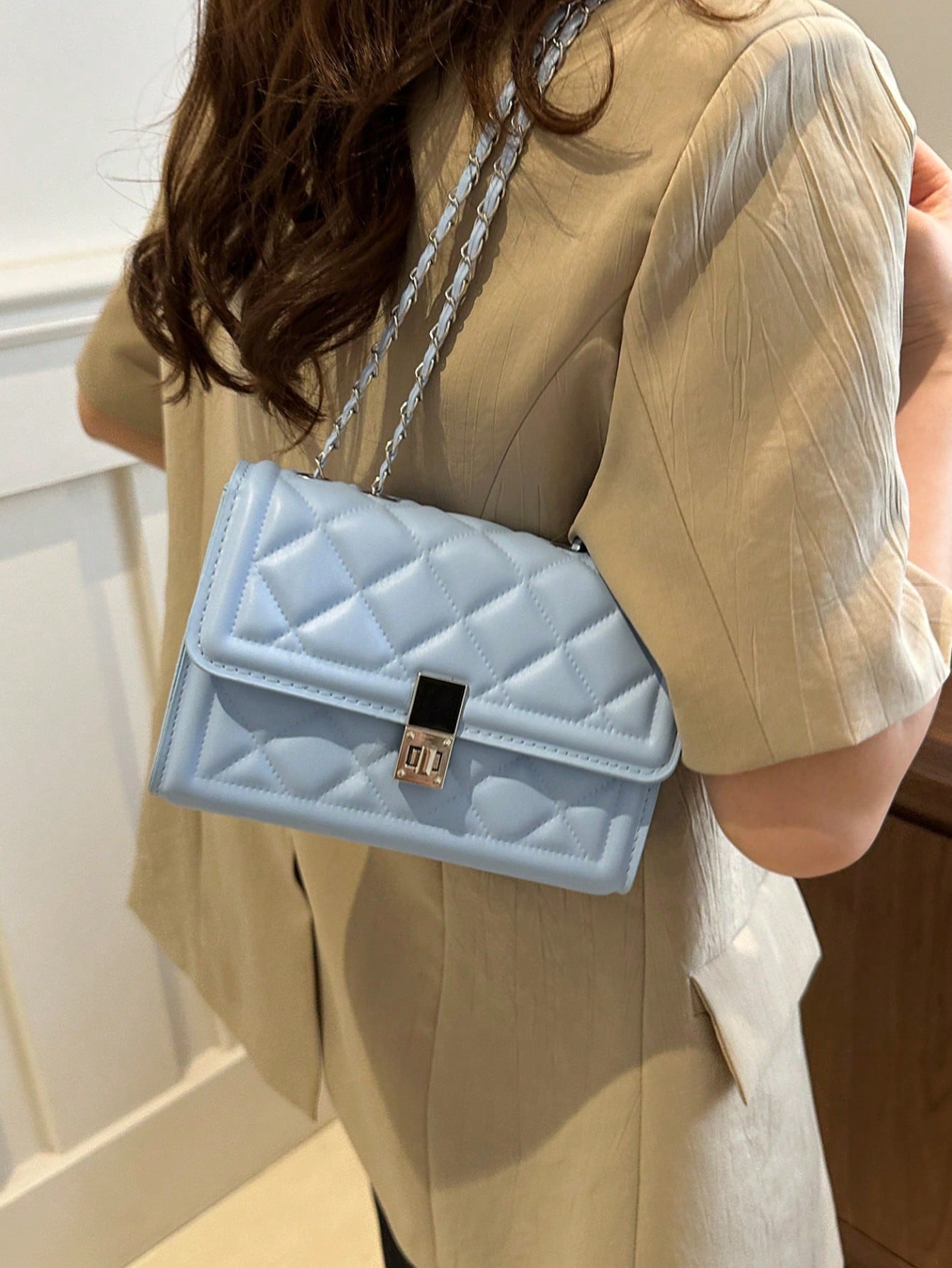 Fashionable Solid Color Quilte - Chain Crossbody Quilted recension och pris