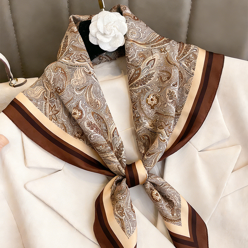 Luxury Women Silk Square Scarf - Luxury Bags Casual recension och pris