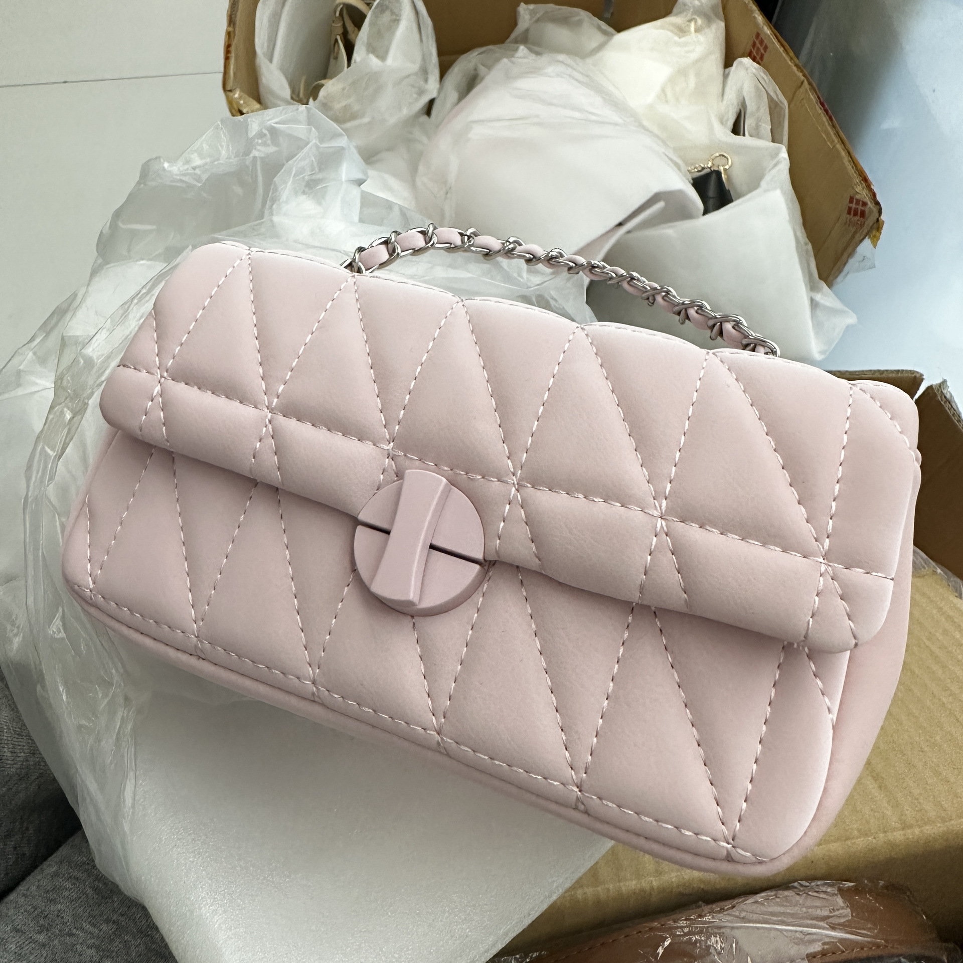 New high-quality elegant ladie - Chain Crossbody Quilted recension och pris