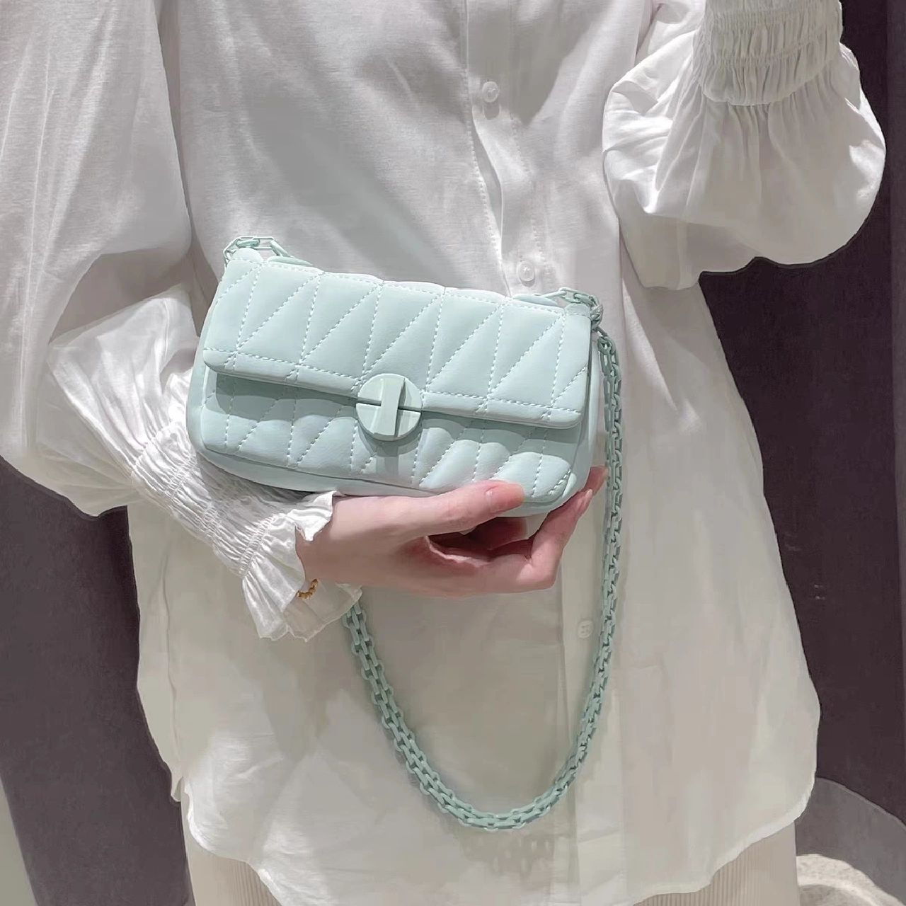 New high-quality elegant ladie - Chain Crossbody Quilted recension och pris