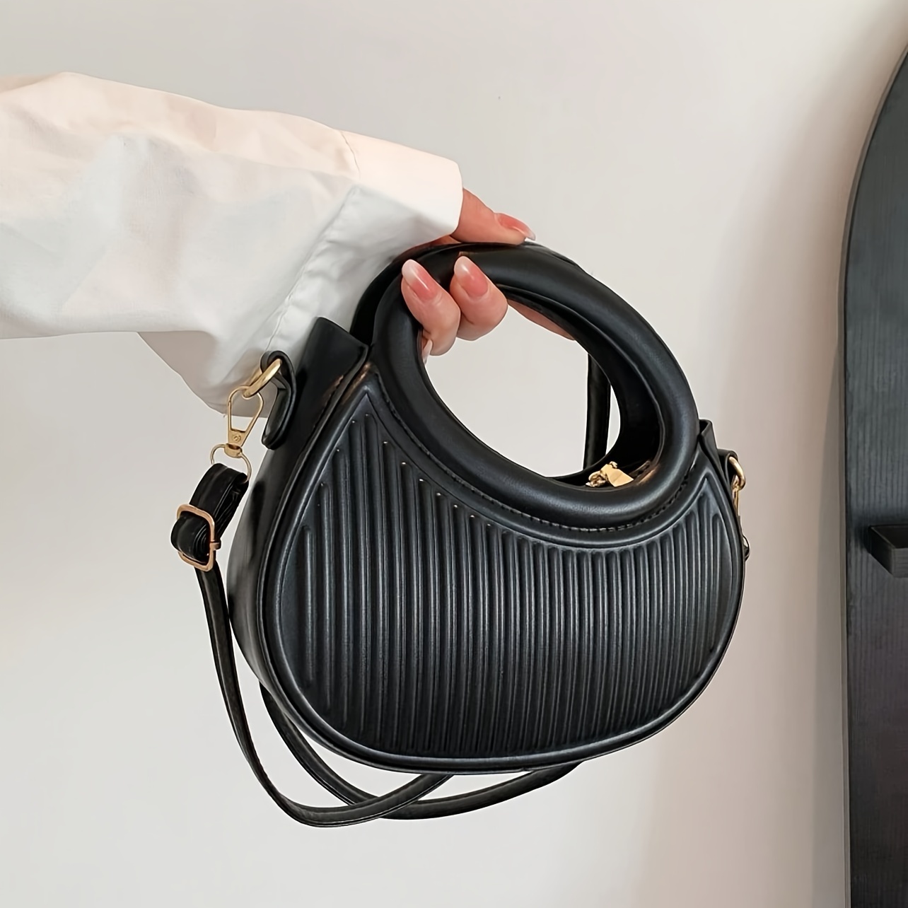 Chic Stripe Design Crossbody B - Luxury Bags Everyday recension och pris