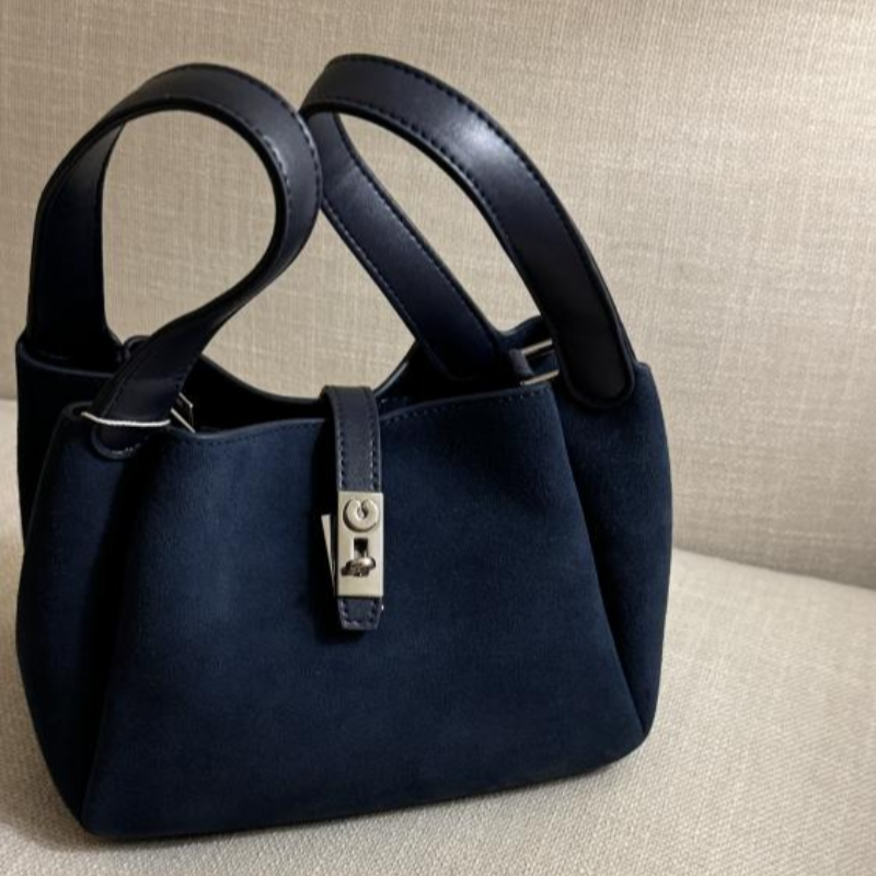 Luxury Suede Bucket Bag With S - Luxury Bags With Silver Hardware recension och pris