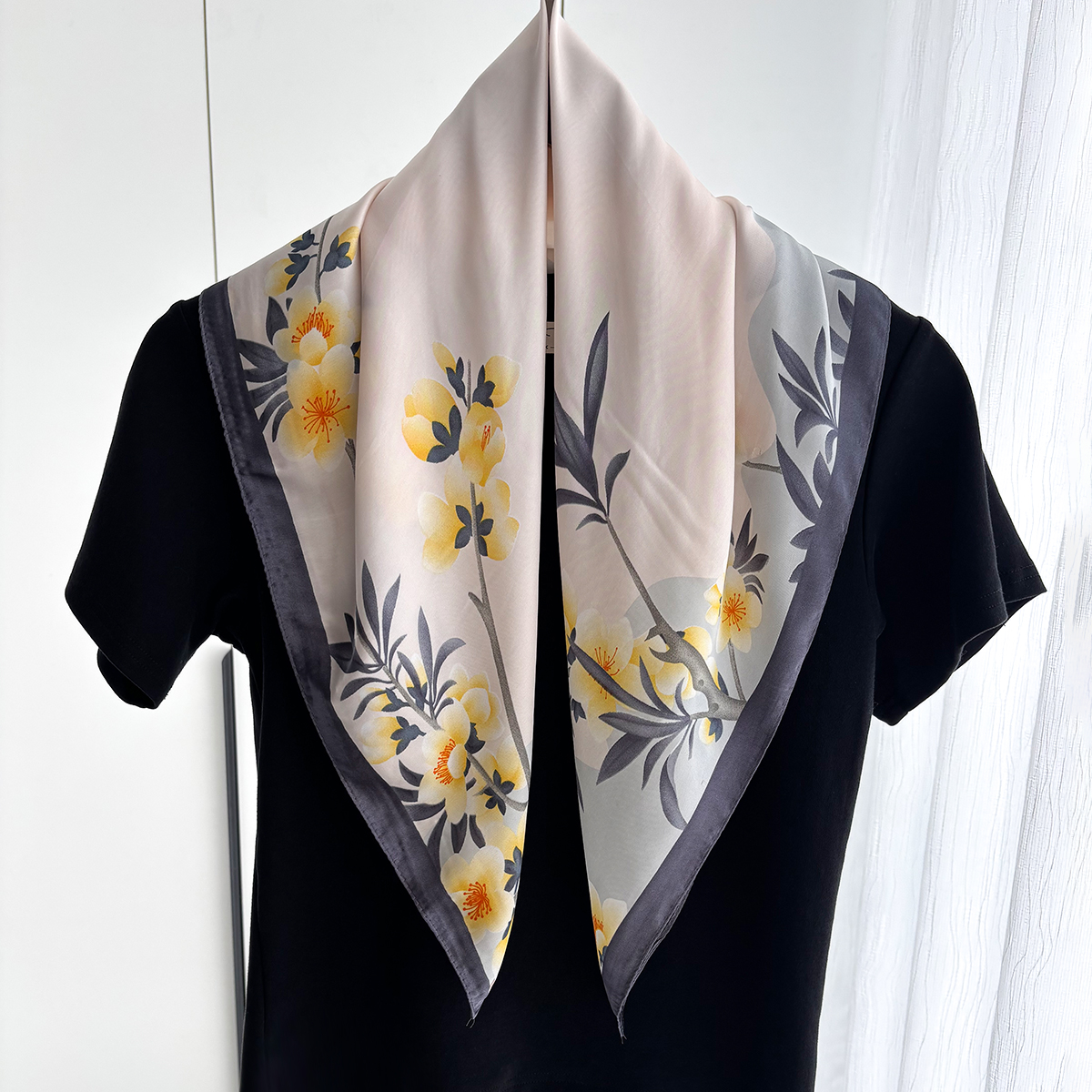 Luxury 70cm Square Scarf For W - Luxury Bags For Travel recension och pris