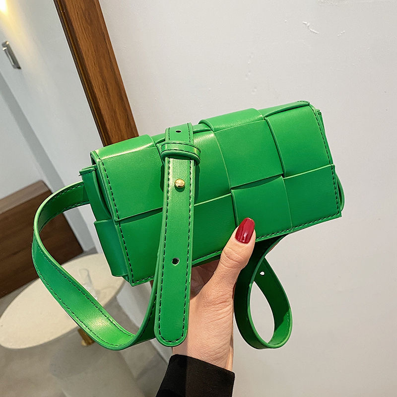 New Mini Trend Leather Woven B - Luxury Bags News recension och pris