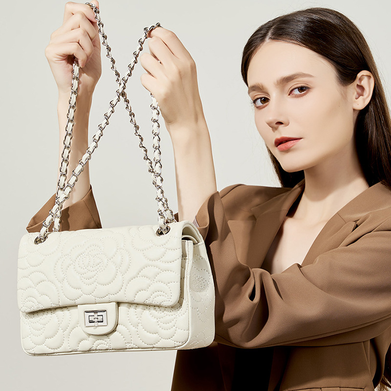 Top Grain Highland Lambskin Sh - Chain Crossbody Quilted recension och pris